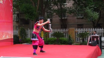 甘肅省雜技團在臨夏、蘭州等多地開展2018年“我們的中國夢——文化進萬家”暨隴原“紅色文藝輕騎兵”惠民演出