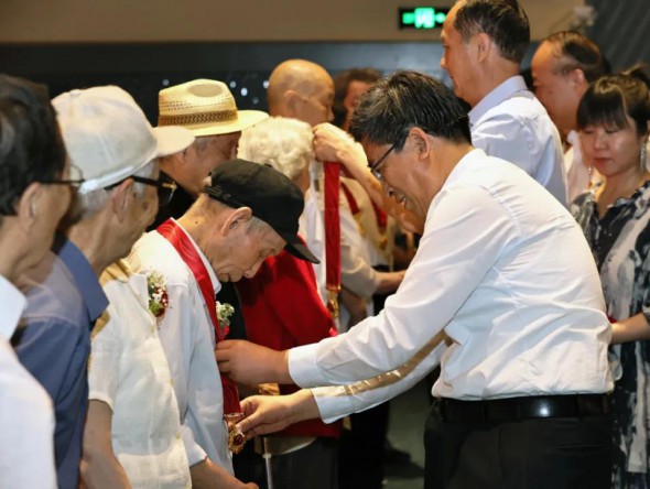 甘肅演藝集團(tuán)黨委隆重召開“兩優(yōu)一先”表彰大會(huì)